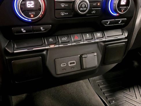 Used 2021 Chevrolet Silverado 1500 LT AWD/4WD image 17
