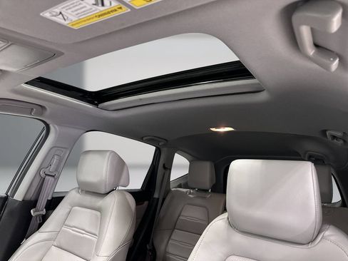 Used 2022 Honda CR-V Touring image 17