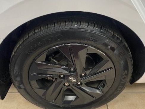 Used 2021 Hyundai Elantra Blue FWD image 23