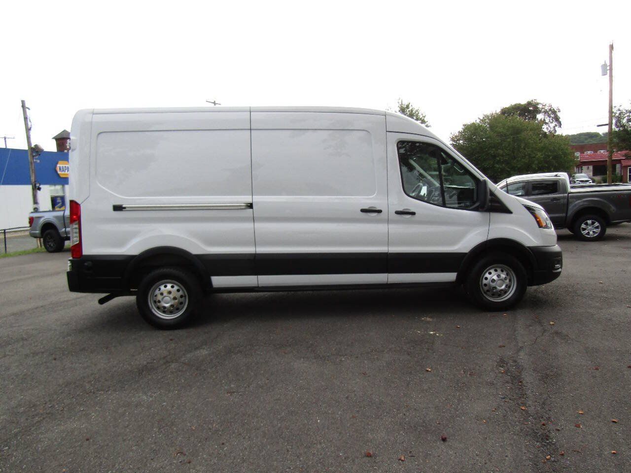 Used 2024 Ford Transit 250 148 Medium Roof Extended AWD image 8