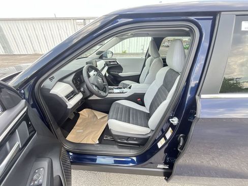 Used 2025 Mitsubishi Outlander SE AWD/4WD image 11