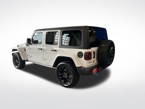Used 2023 Jeep Wrangler Unlimited Sahara AWD/4WD image 21
