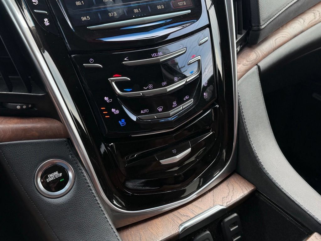 Used 2019 Cadillac Escalade ESV Premium Luxury RWD image 22