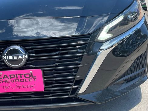 Used 2024 Nissan Altima 2.5 SV FWD image 8