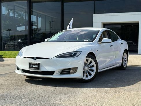 Used 2017 Tesla Model S 75D AWD/4WD image 2