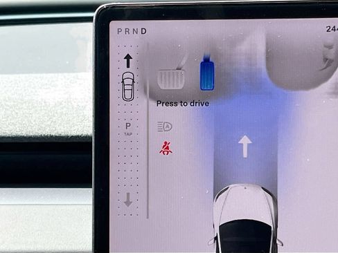 Used 2025 Tesla Model 3 Long Range RWD image 16