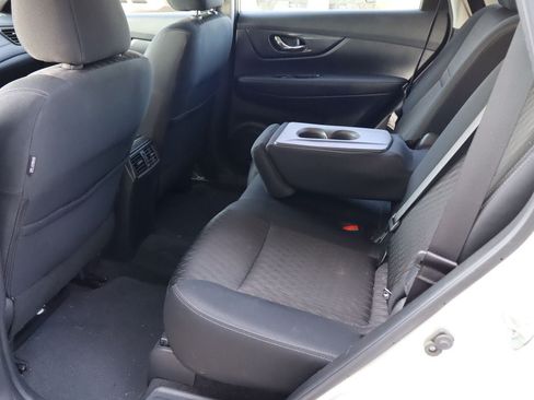 Used 2018 Nissan Rogue S FWD image 5