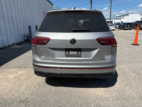 Used 2023 Volkswagen Tiguan SE R-Line FWD image 8