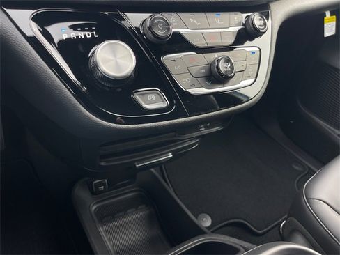 New 2026 Chrysler Pacifica Select w/ S Appearance Package image 16