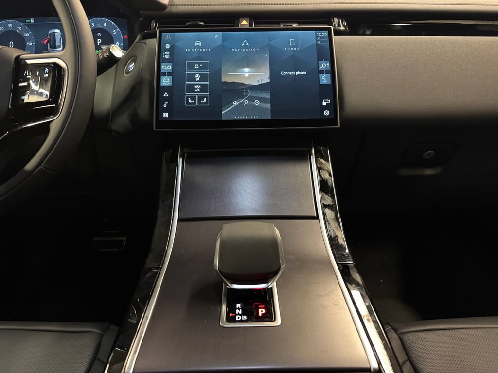 New 2026 Land Rover Range Rover Velar Dynamic SE AWD/4WD image 11