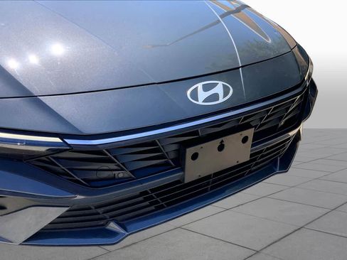 Used 2025 Hyundai Elantra Sport FWD image 32
