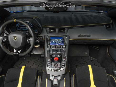 Used 2021 Lamborghini Aventador SVJ AWD/4WD image 21