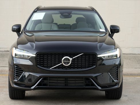 Used 2025 Volvo XC60 T8 Plus w/ Protection Package Premier AWD/4WD image 49