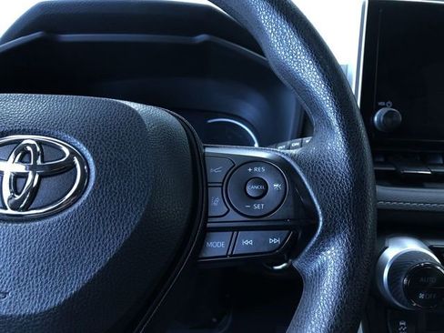 Used 2025 Toyota RAV4 XLE AWD/4WD image 23