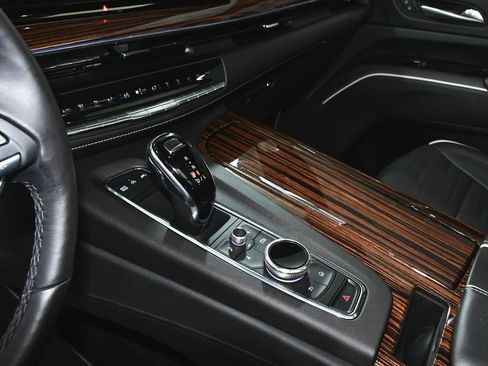 Used 2021 Cadillac Escalade Premium Luxury w/ Driver Assist Tech Package AWD/4WD image 40