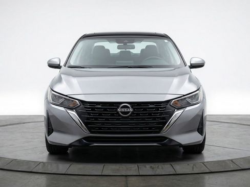 Used 2025 Nissan Sentra SV FWD image 2