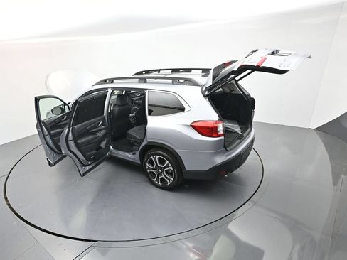 Used 2025 Subaru Ascent Limited w/ Popular Package #2 AWD/4WD image 37