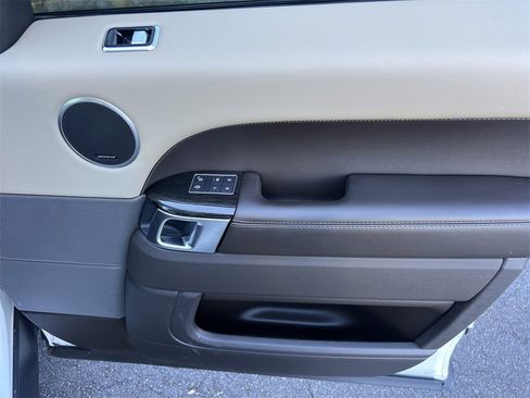 Used 2020 Land Rover Range Rover Sport HSE image 15