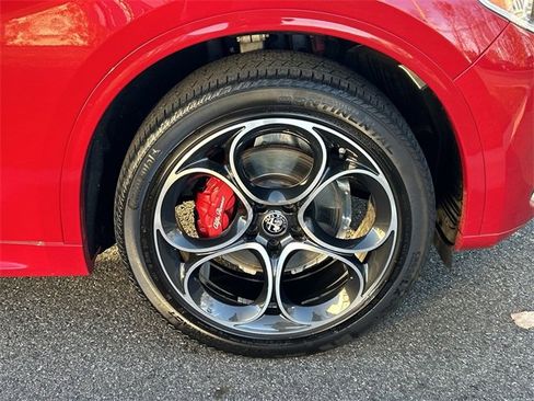 Used 2022 Alfa Romeo Stelvio Veloce image 13