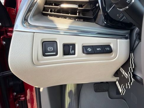 Used 2026 Cadillac XT5 Premium Luxury w/ Driver Assist Package FWD image 16
