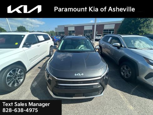 Certified 2025 Kia Niro EX FWD image 11