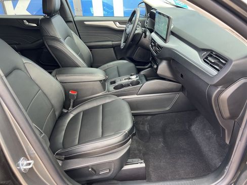 Used 2025 Ford Escape Platinum image 20