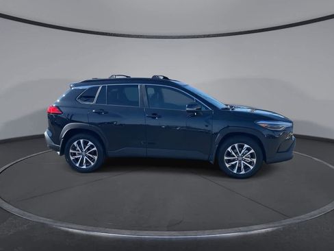 Certified 2025 Toyota Corolla Cross XLE w/ Convenience Package AWD/4WD image 9