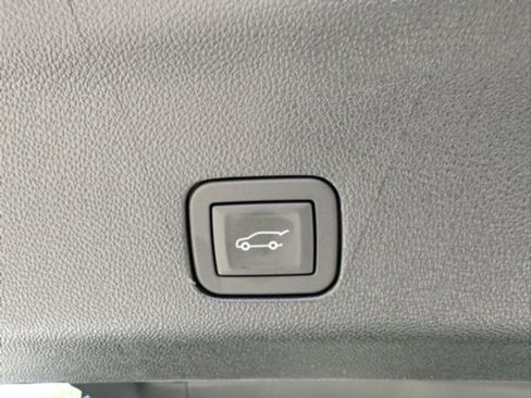 New 2026 Chevrolet Suburban High Country image 19