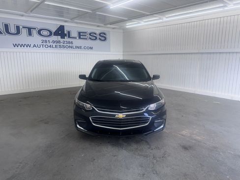 Used 2018 Chevrolet Malibu LT w/ Redline Edition FWD image 2