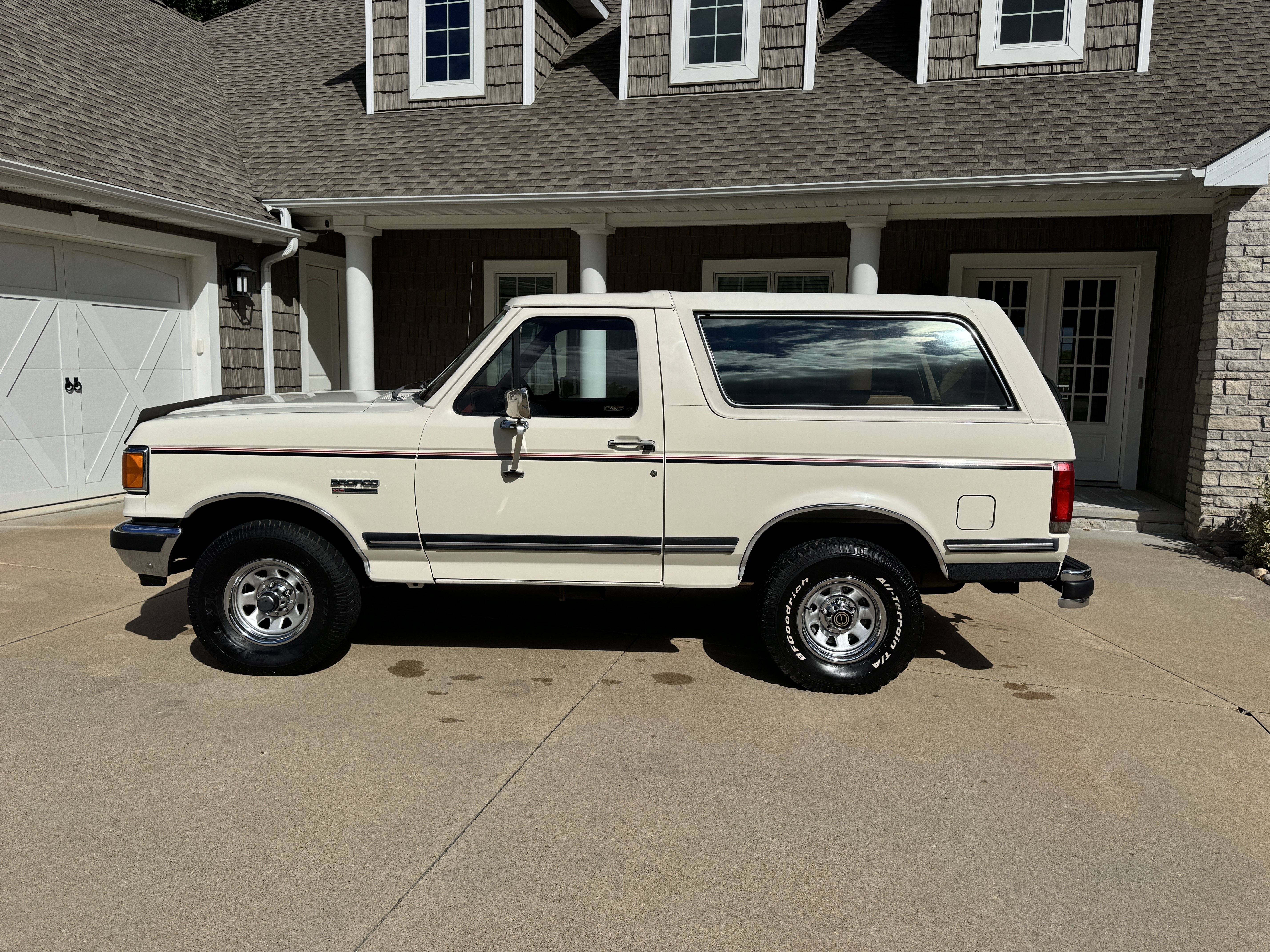 Used 1990 Ford Bronco AWD/4WD image 3