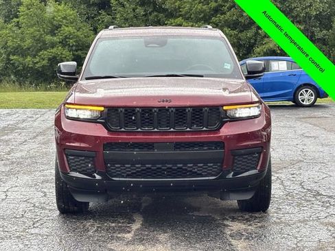 Used 2023 Jeep Grand Cherokee L Laredo AWD/4WD image 32