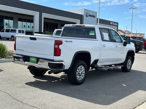 Used 2022 Chevrolet Silverado 2500 LT w/ Convenience Package AWD/4WD image 7