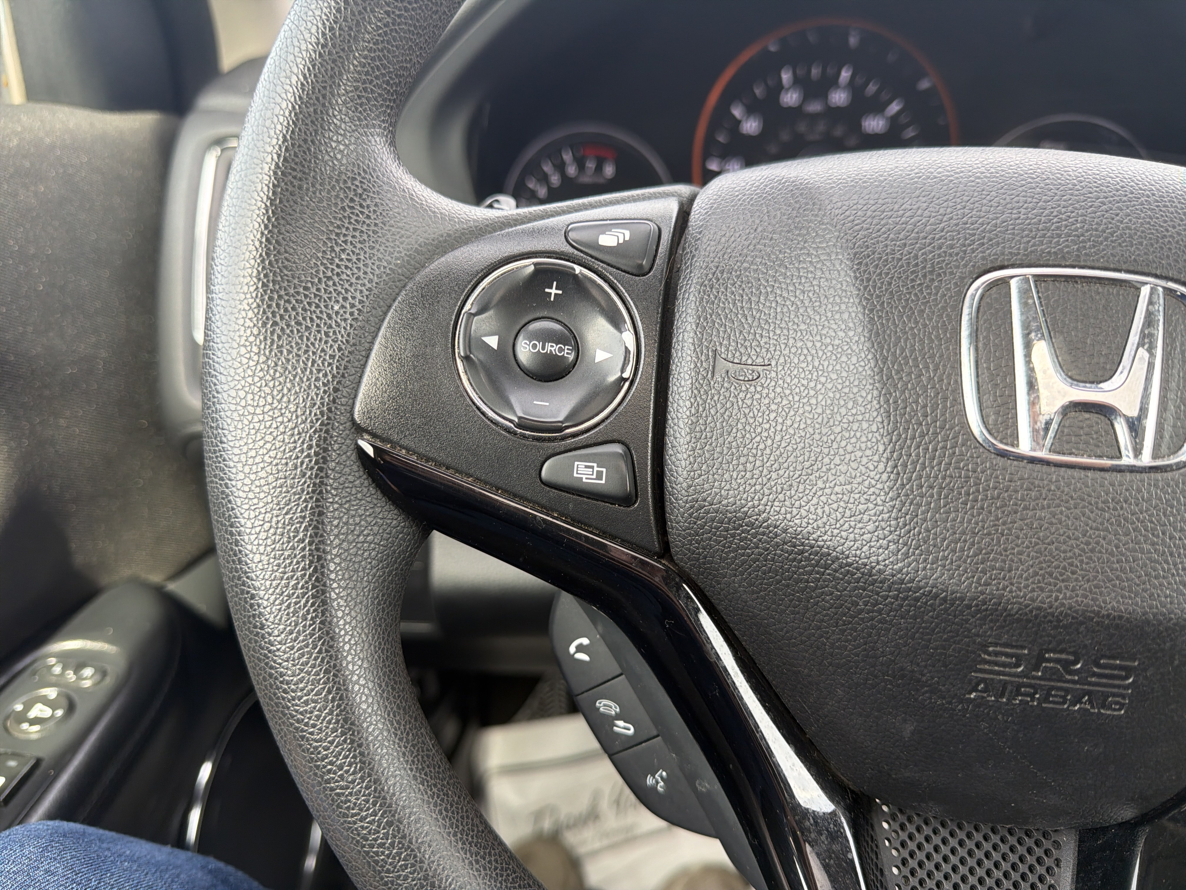 Used 2018 Honda HR-V EX image 18