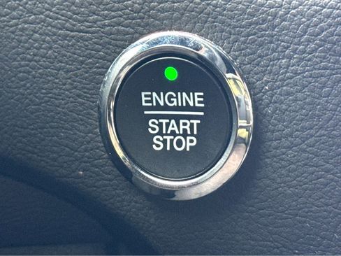 Used 2022 Ford Edge ST-Line image 19