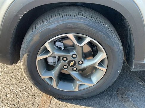 Used 2024 Chevrolet Trax LT image 9