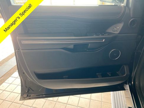 Used 2022 Ford Expedition Max Platinum AWD/4WD image 10