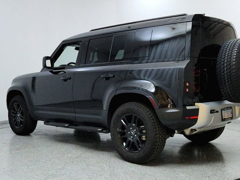 Used 2025 Land Rover Defender 110 S image 3