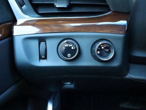 Used 2019 Cadillac Escalade Premium Luxury image 27