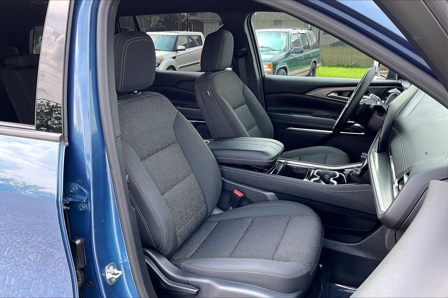 Used 2024 Chevrolet Traverse LS FWD image 9