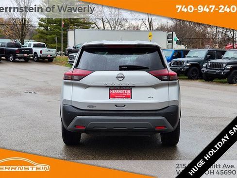 Used 2023 Nissan Rogue SV image 31