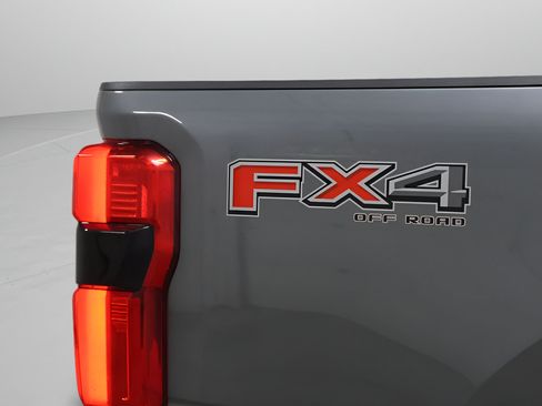 Used 2024 Ford F250 Platinum AWD/4WD image 42