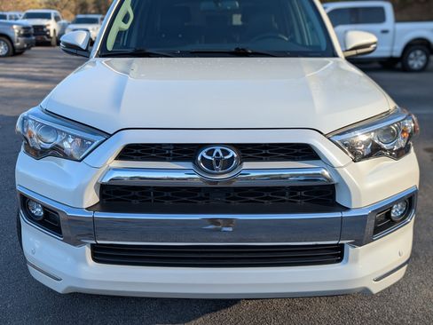 Used 2018 Toyota 4Runner Limited image 12
