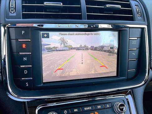 Used 2018 Lincoln Continental Reserve w/ Continental Climate Package image 14