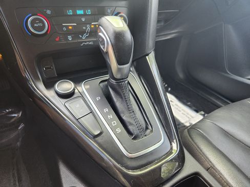 Used 2017 Ford Focus Titanium FWD image 11