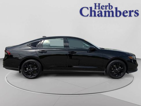 Used 2025 Honda Accord SE image 12