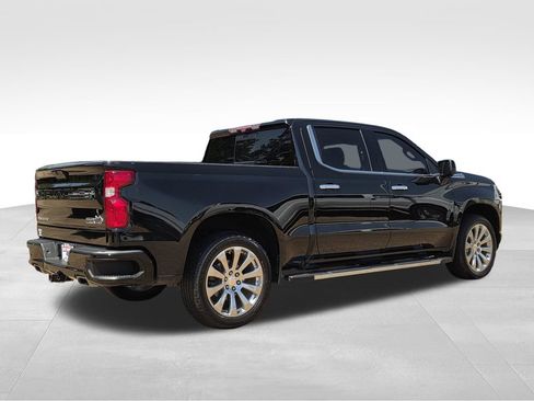 Used 2022 Chevrolet Silverado 1500 High Country w/ Technology Package AWD/4WD image 6