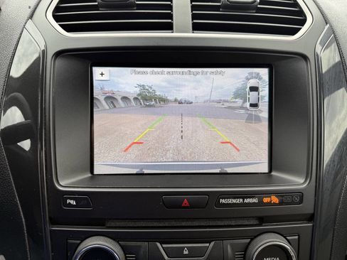 Used 2018 Ford Explorer XLT w/ Equipment Group 202A image 15