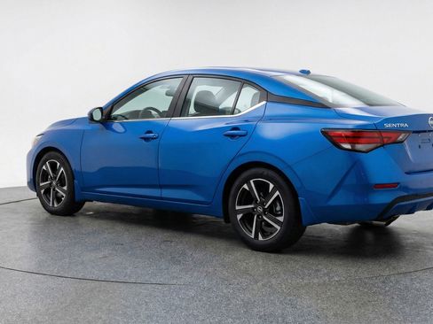 Used 2025 Nissan Sentra SV FWD image 6