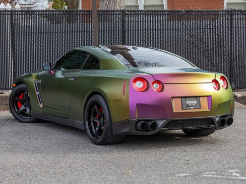 Used 2010 Nissan GT-R Premium image 28