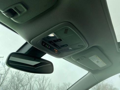 Used 2022 Chevrolet Malibu Premier image 34